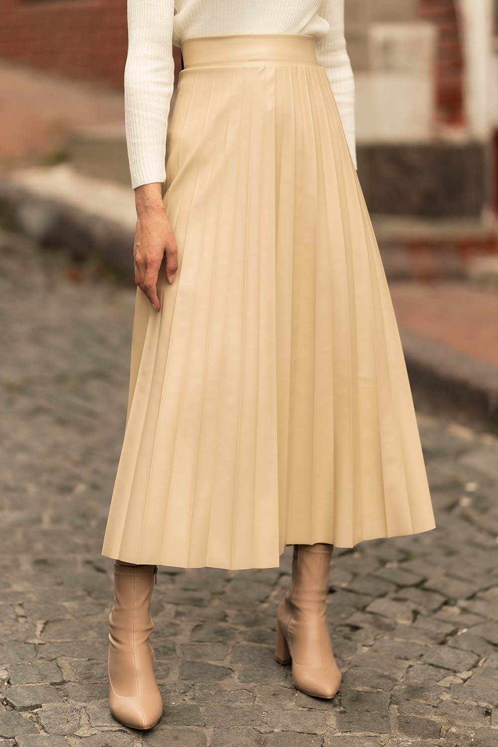 Long summer skirts - Plus size leather pleated skirts